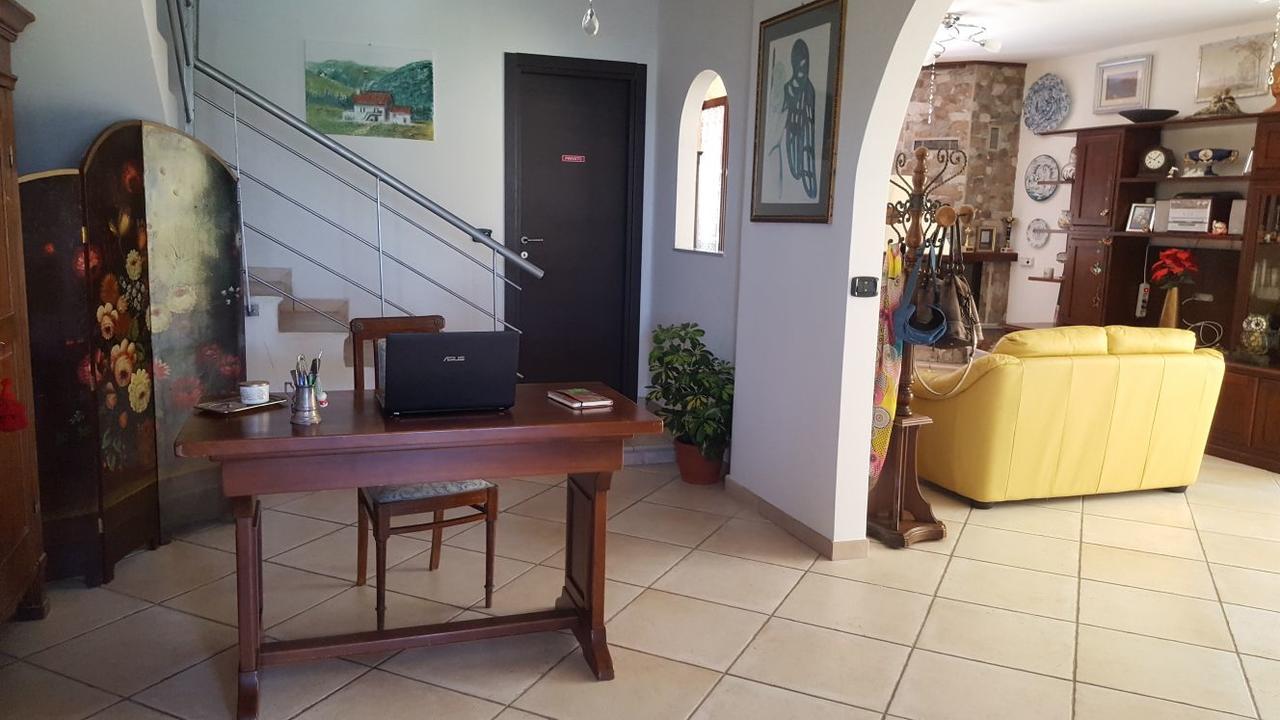 B&B La Taverna Degli Angeli Vezzi Portio Εξωτερικό φωτογραφία