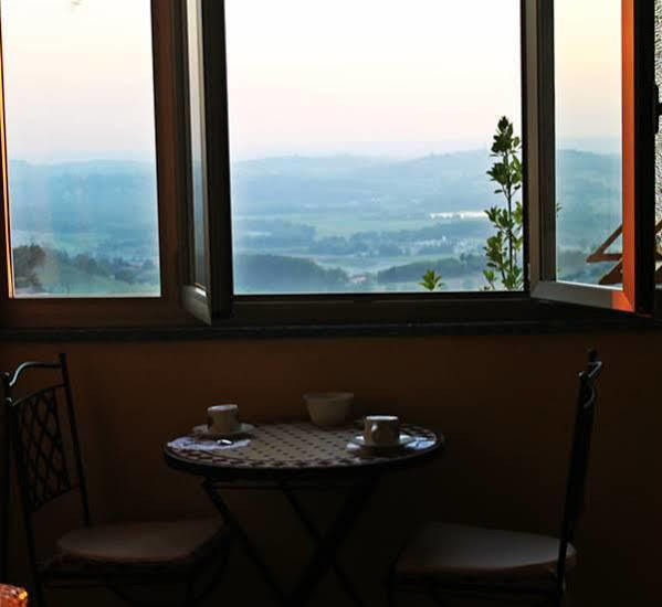 B&B La Taverna Degli Angeli Vezzi Portio Εξωτερικό φωτογραφία